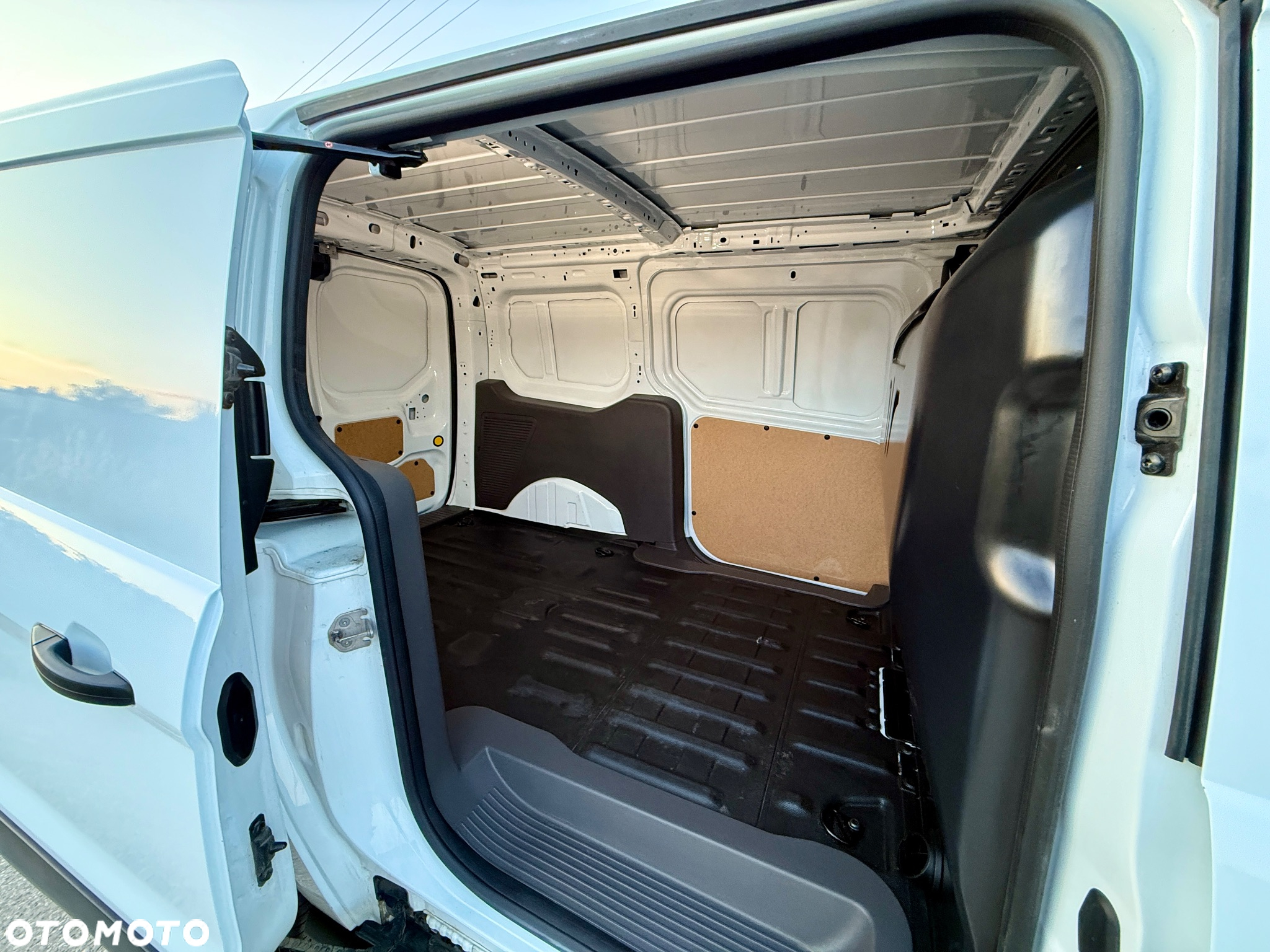 Ford Transit Connect - 12