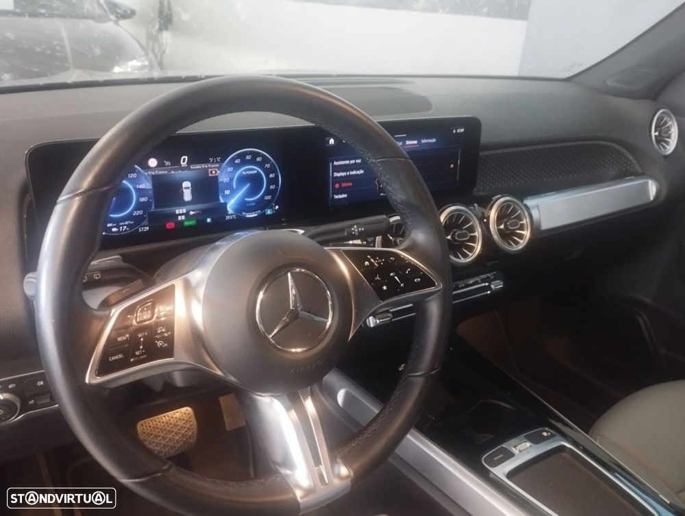Mercedes-Benz EQB 250+ - 11