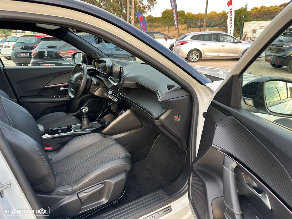 Peugeot 2008 1.2 PureTech GT Line - 24