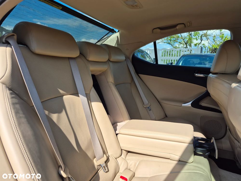 Lexus IS 250 Prestige - 17
