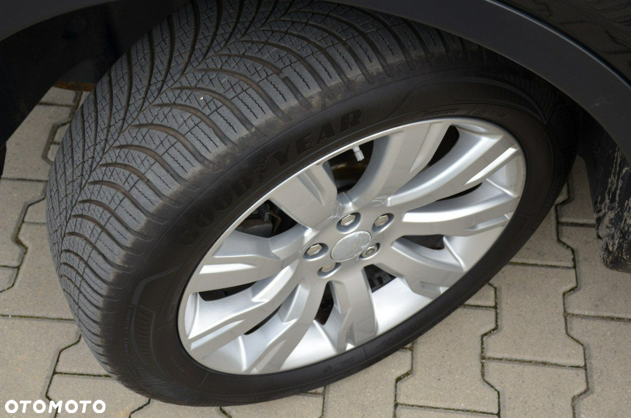 Land Rover Discovery Sport - 11