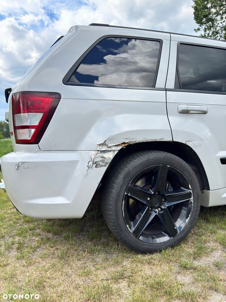 Jeep Grand Cherokee - 16