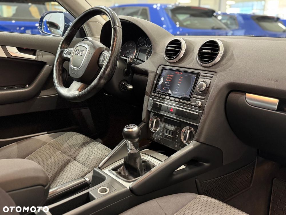 Audi A3 Sportback 2.0 TDI DPF Quattro Ambition - 4