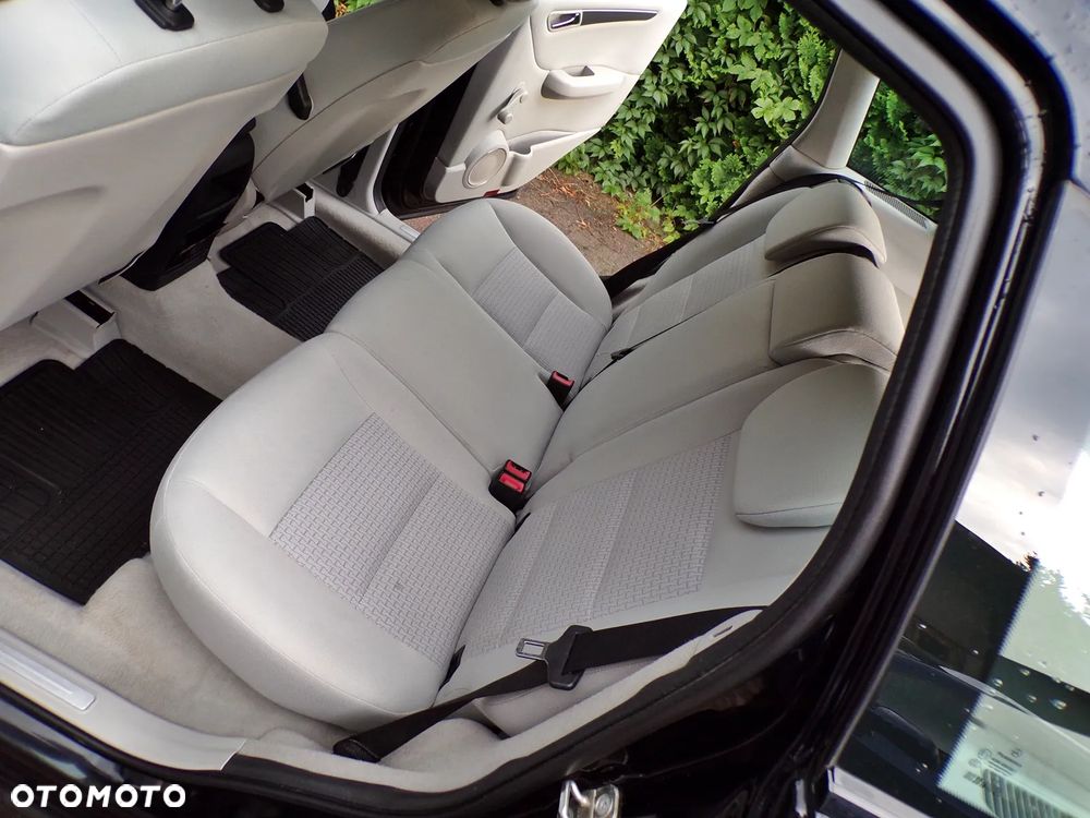 Mercedes-Benz Klasa B 180 CDI - 25