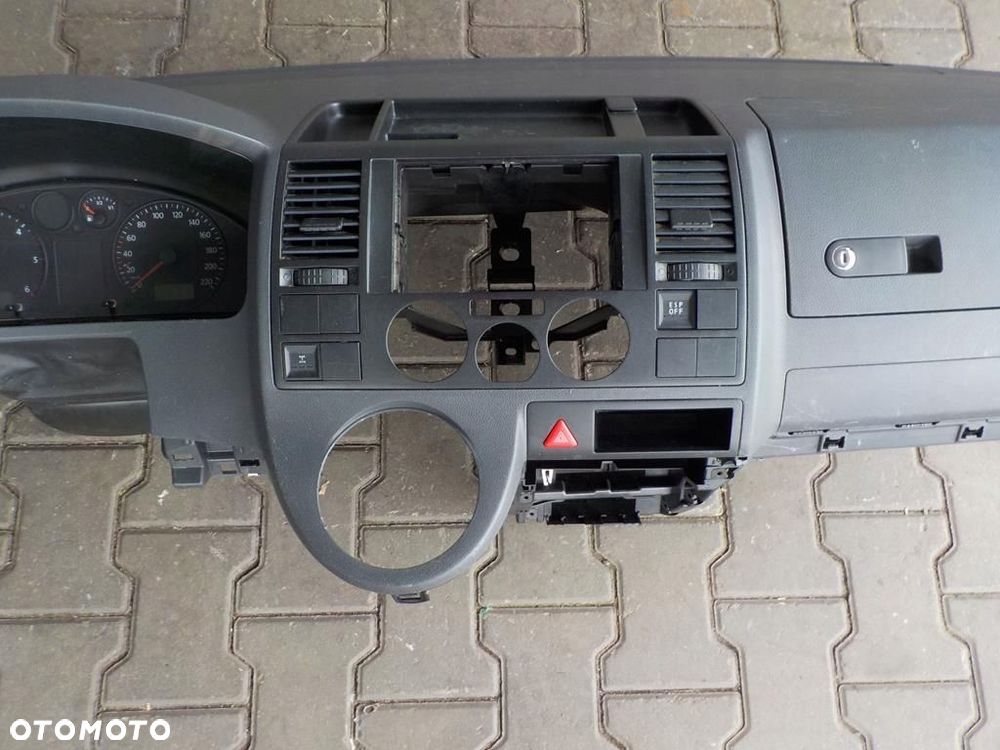 VW T5 DESKA ROZDZIELCZA KOKPIT KONSOLA - 2