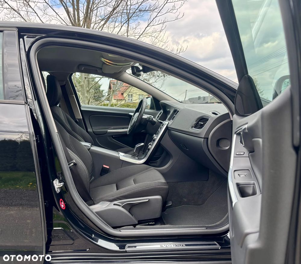 Volvo V60 D2 Geartronic - 29