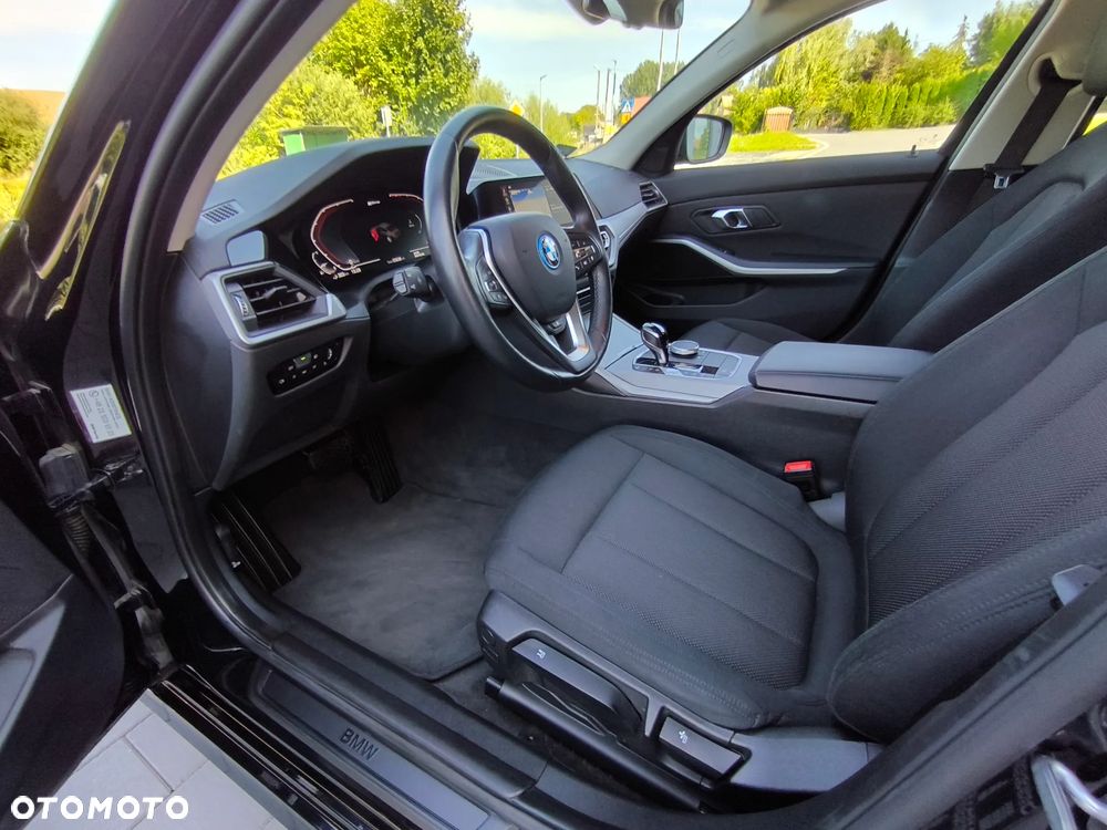 BMW Seria 3 320e - 15
