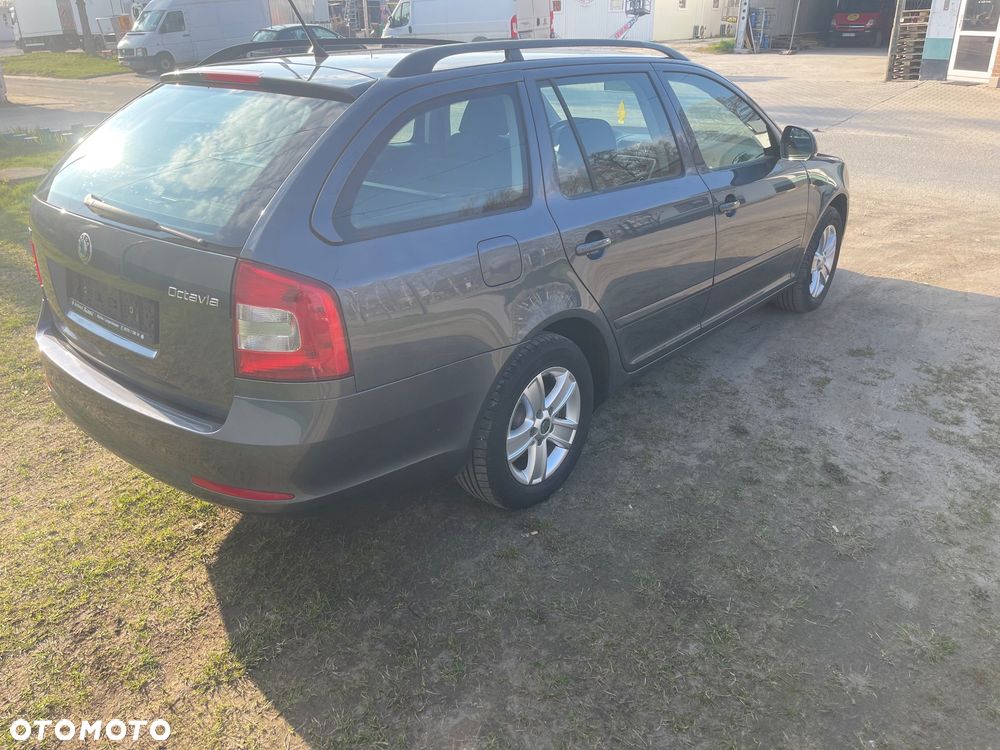 Skoda Octavia 1.4 TSI Ambiente Green tec - 11