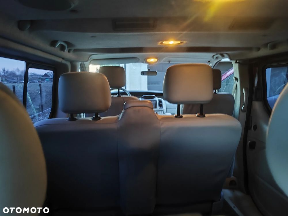 Opel Vivaro Tour - 8