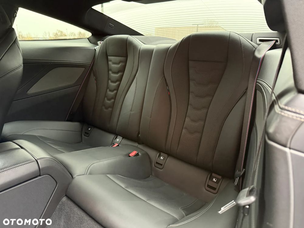 BMW Seria 8 - 12