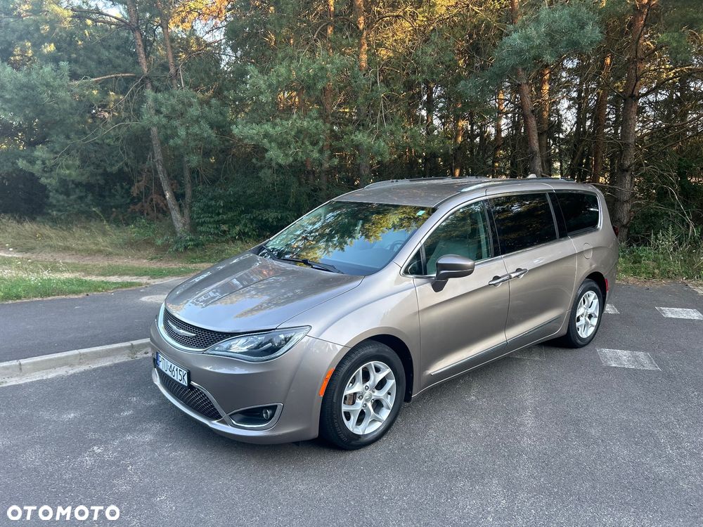 Chrysler Pacifica - 14
