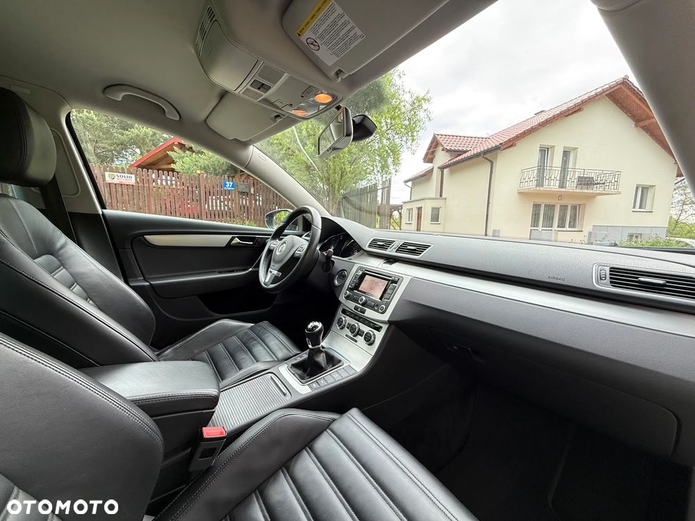 Volkswagen Passat Variant 2.0 Blue TDI SCR Highline - 28