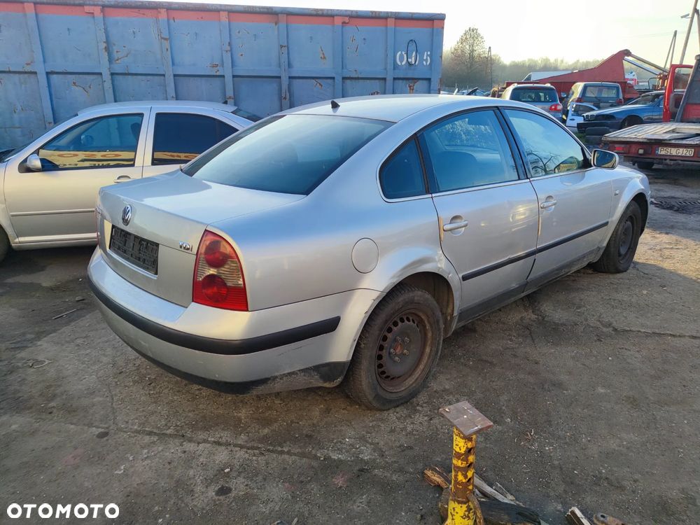 VW passat B5 FL lift sedan silnik 1.9 TDI AVB skrzynia GFL lakier LA7W na części - 4