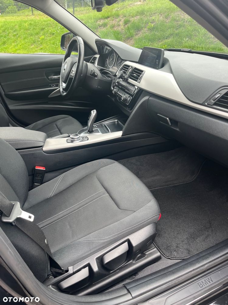 BMW Seria 3 318d - 15