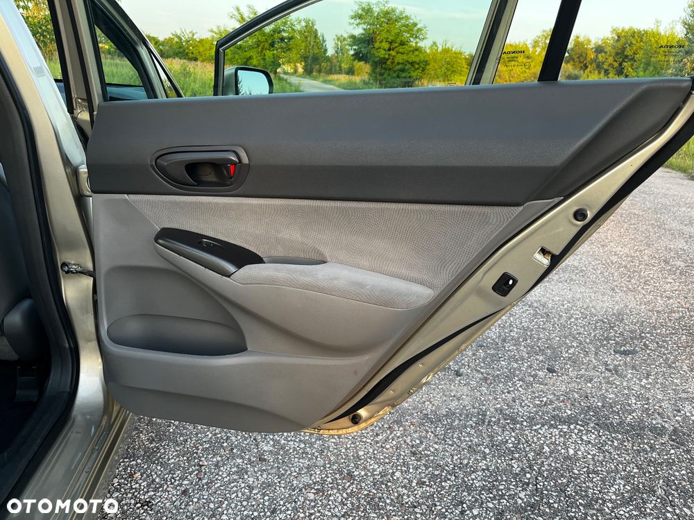 Honda Civic 1.8 Comfort - 18