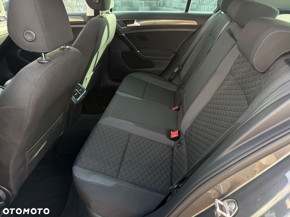 Volkswagen Golf 1.5 TSI OPF R-Line - 25