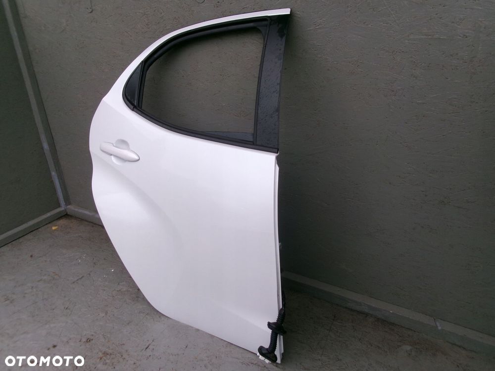 toyota yaris iv generacji drzwi tylne prawe - 2