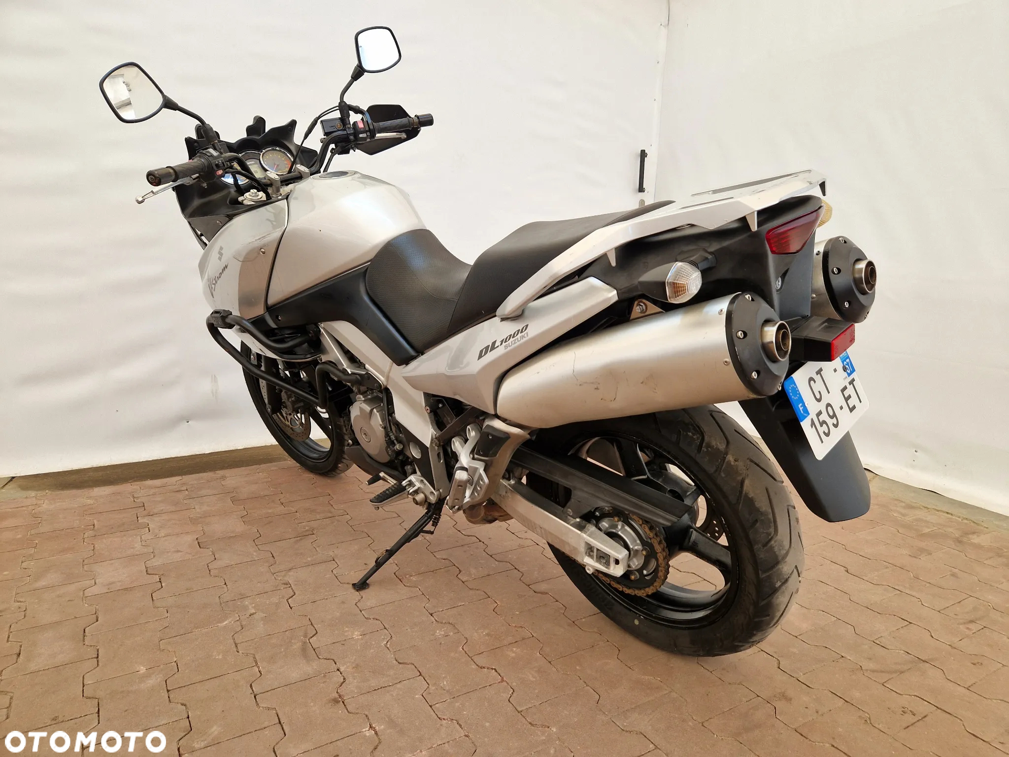 Suzuki DL - 12