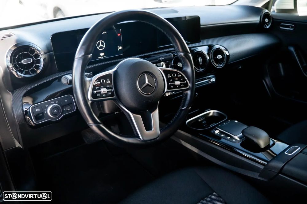 Mercedes-Benz A 250 Limousine e 8G-DCT Style - 3