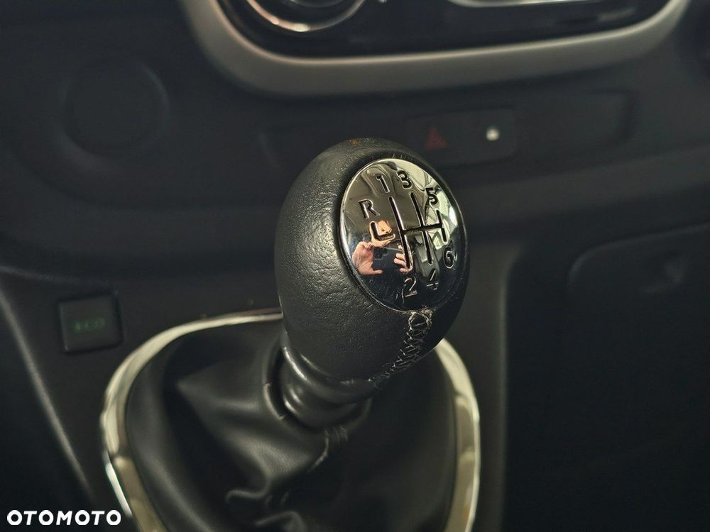 Renault Trafic - 23