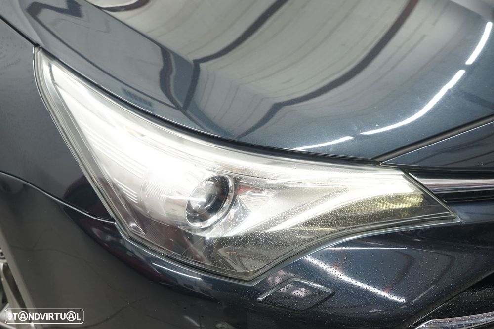 Toyota Avensis Touring Sports 2.0 D-4D Exclusive - 9