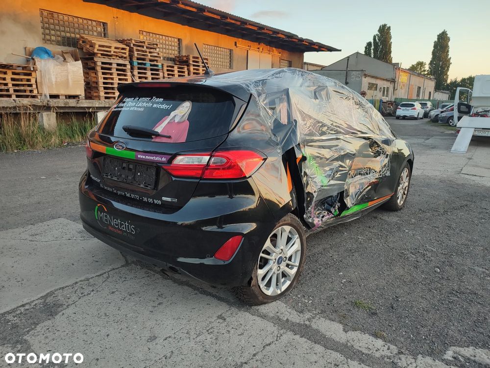 Ford Fiesta 1.0 EcoBoost Hybrid S&S TITANIUM - 4