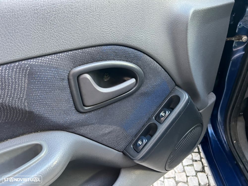 Renault Clio 1.2 RN - 8