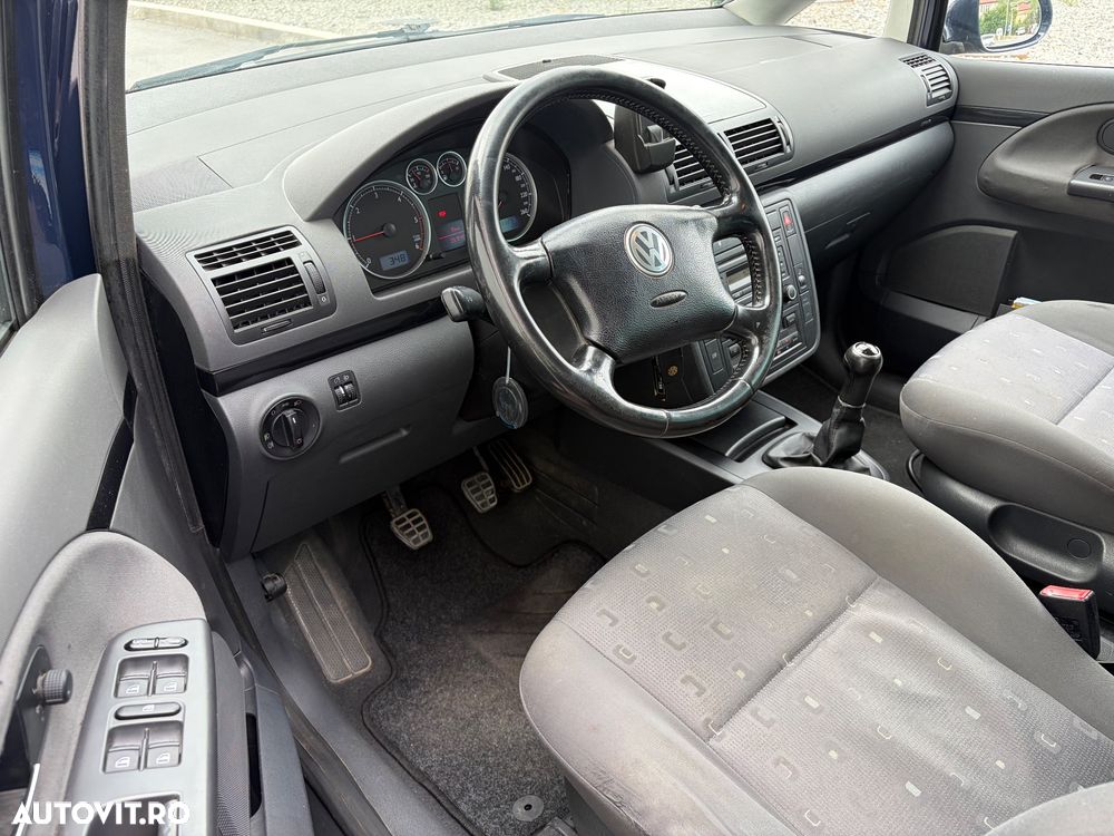 Volkswagen Sharan 2.0 TDI DPF BlueMotion Technology Trendline - 14