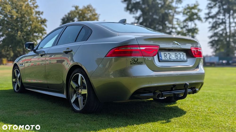 Jaguar XE 2.0 T R-Sport - 5