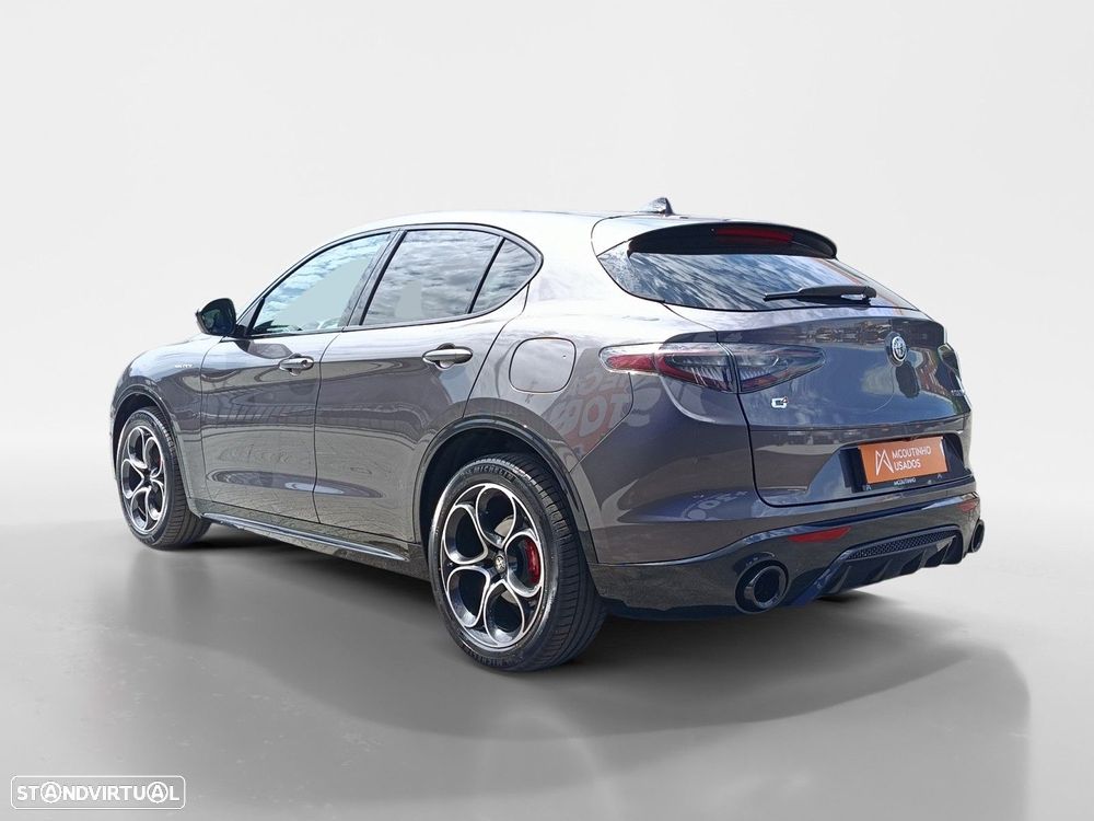 Alfa Romeo Stelvio 2.2 D Veloce Q4 AT8 - 3