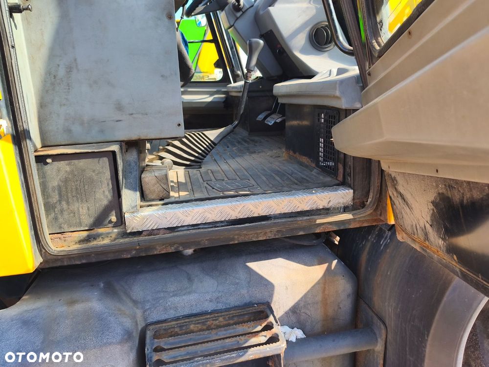 JCB Fastrac 3185 4X4 - 15