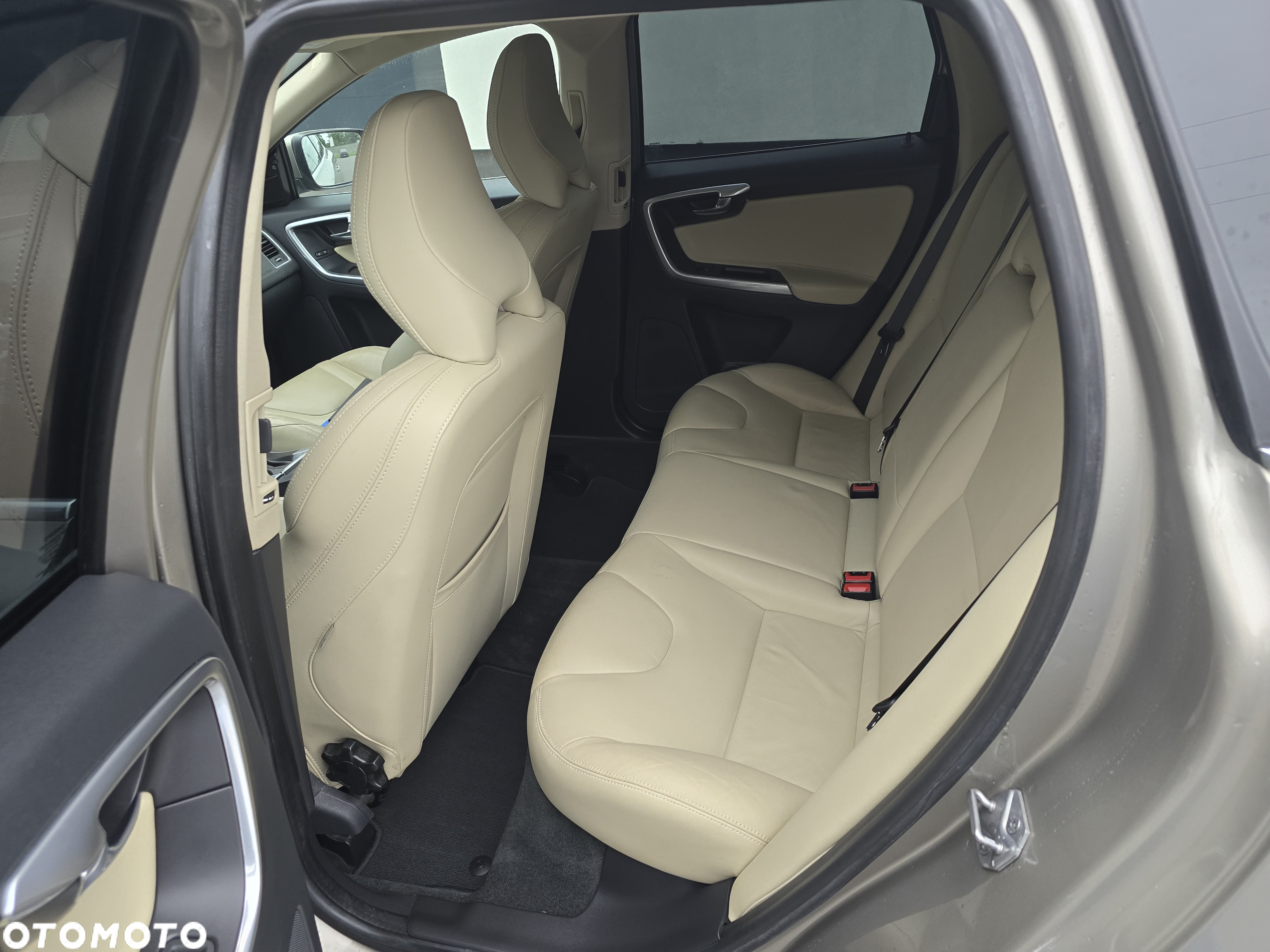 Volvo XC 60 D3 Geartronic Momentum - 22