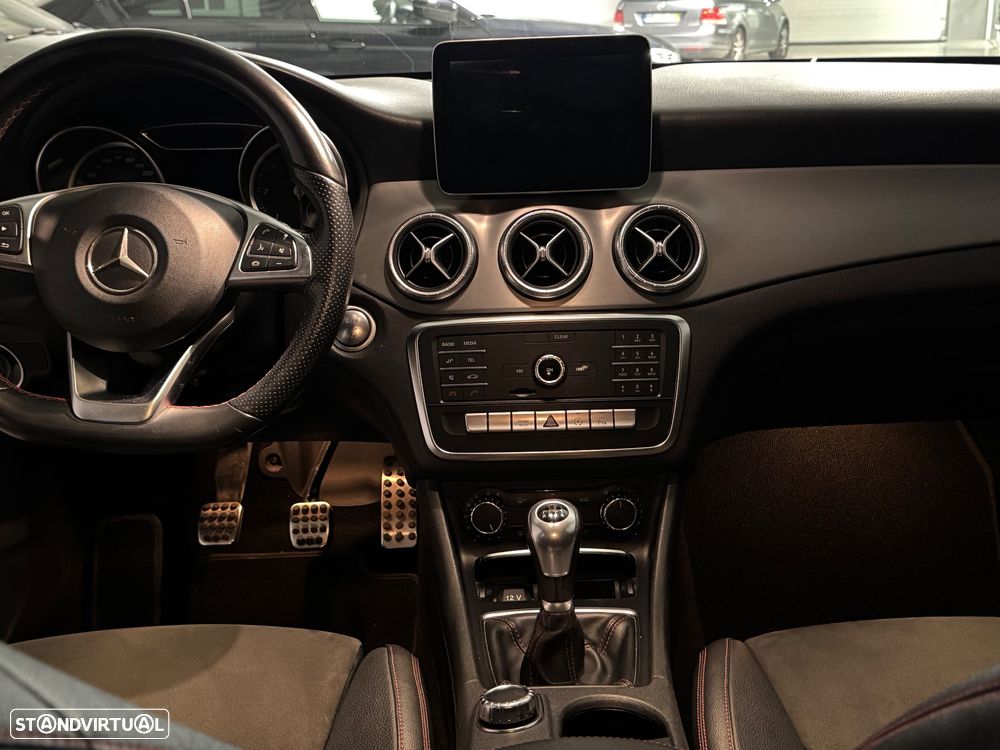 Mercedes-Benz CLA 180 d Shooting Brake AMG Line - 12