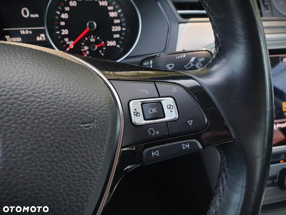 Volkswagen Passat - 15