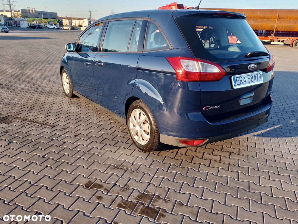 Ford Grand C-MAX - 22