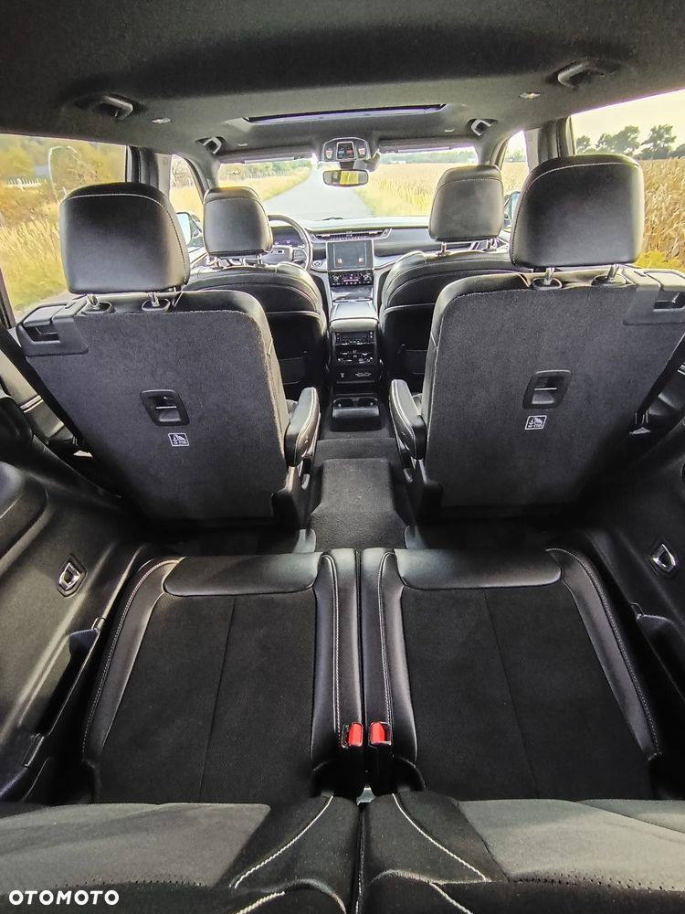 Jeep Grand Cherokee - 14