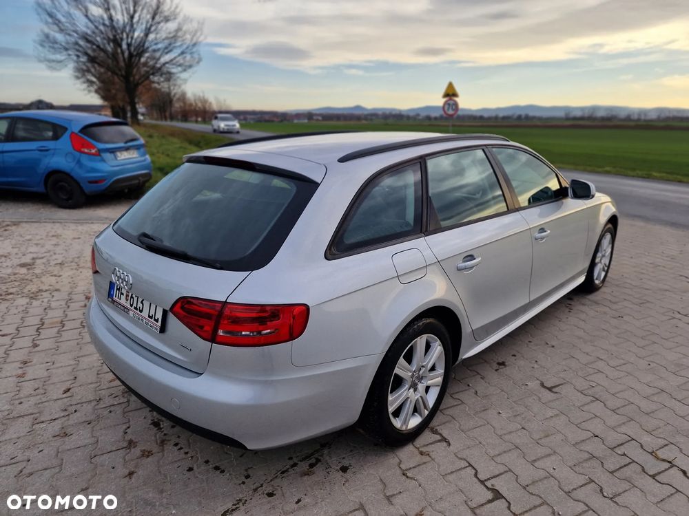 Audi A4 Avant 2.0 TDI DPF quattro Ambition - 9