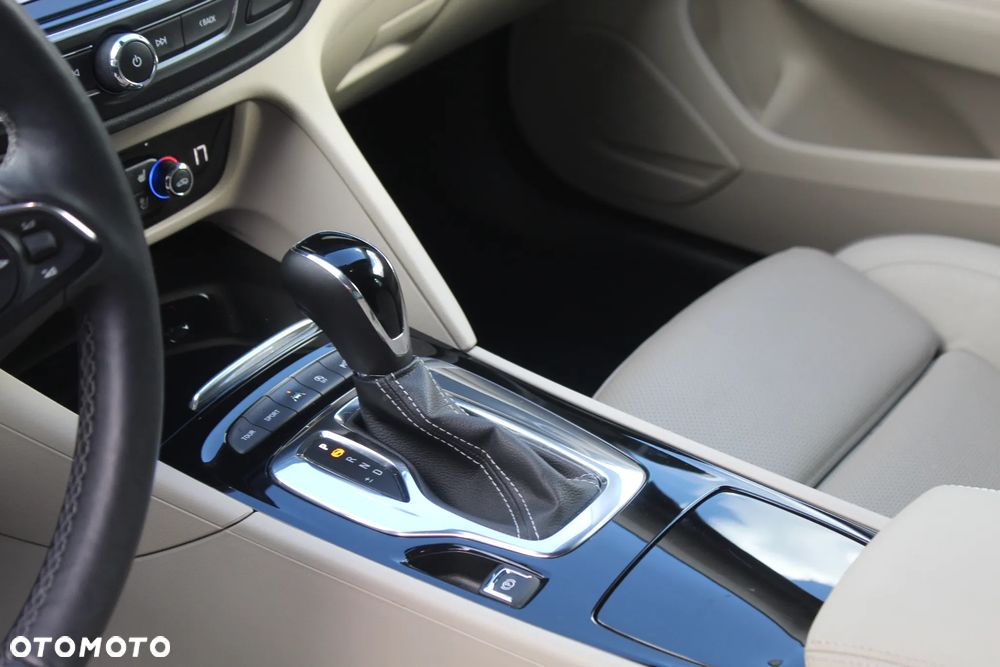 Opel Insignia - 21