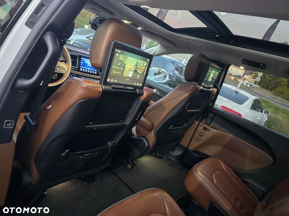 Chrysler Pacifica - 33