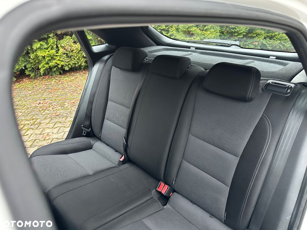 Hyundai i30 blue 1.6 GDI Passion - 12