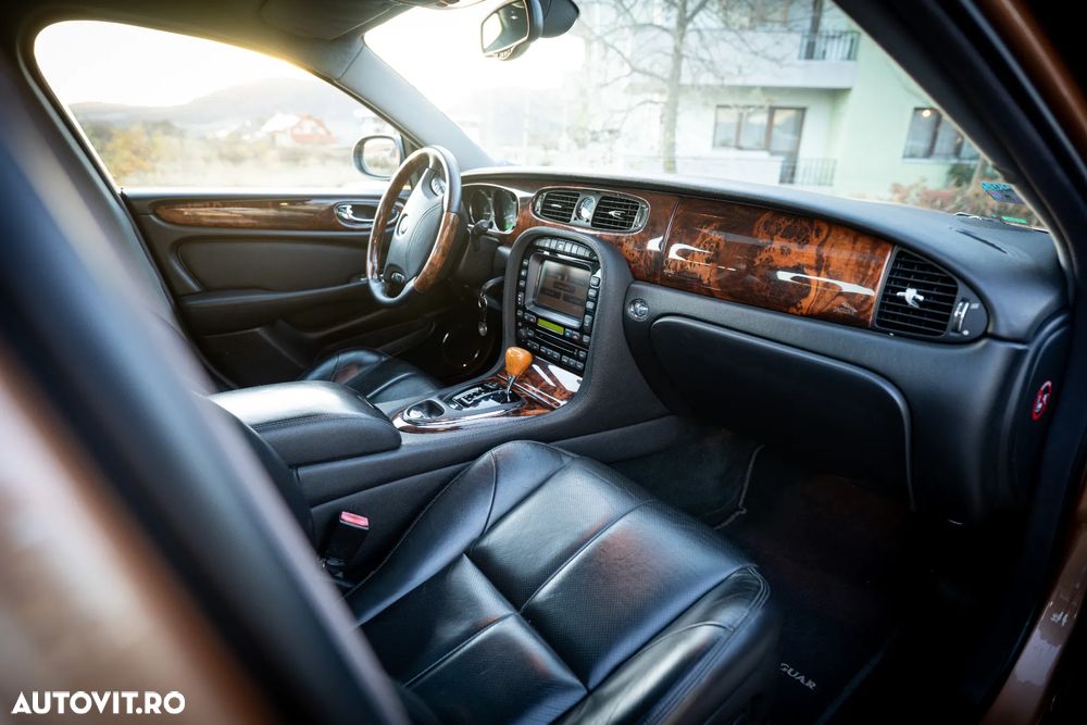 Jaguar XJ XJ8 4.2 V8 Executive Aut - 29