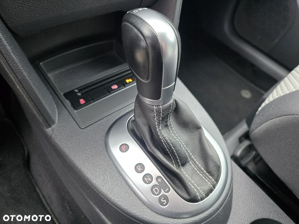 Volkswagen Touran 2.0 TDI DPF DSG Cross - 9