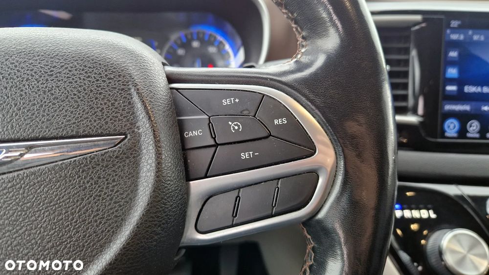 Chrysler Pacifica - 12