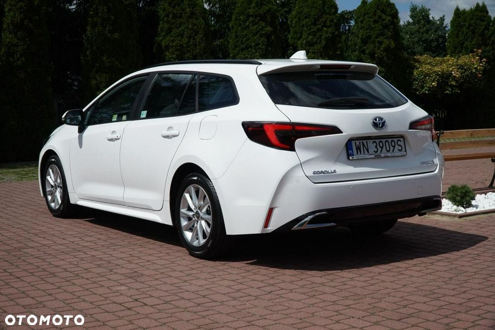 Toyota Corolla 1.8 Hybrid Comfort - 17
