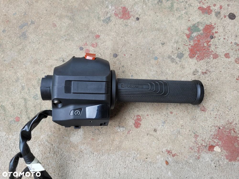 Przełączniki prawe, manetka gazu, rolgaz Husqvarna 401 701 Vitpilen Svartpilen - 1