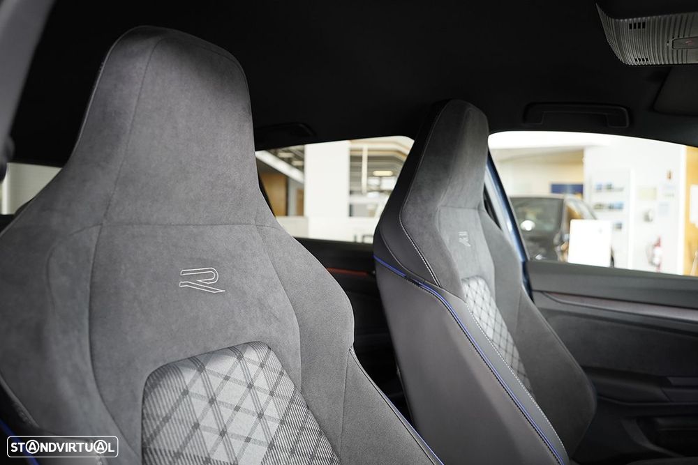 VW Golf Variant 1.5 eTSI R-Line DSG - 21