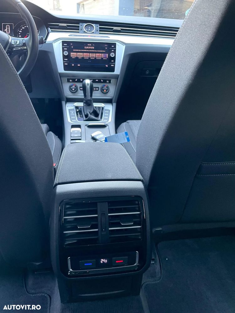 Volkswagen Passat 2.0 TDI DSG 4Motion Comfortline - 12
