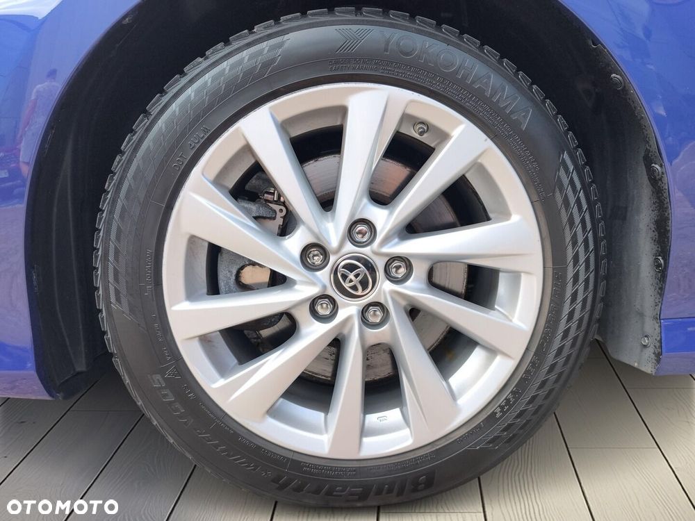 Toyota Camry 2.5 Hybrid Comfort CVT - 22