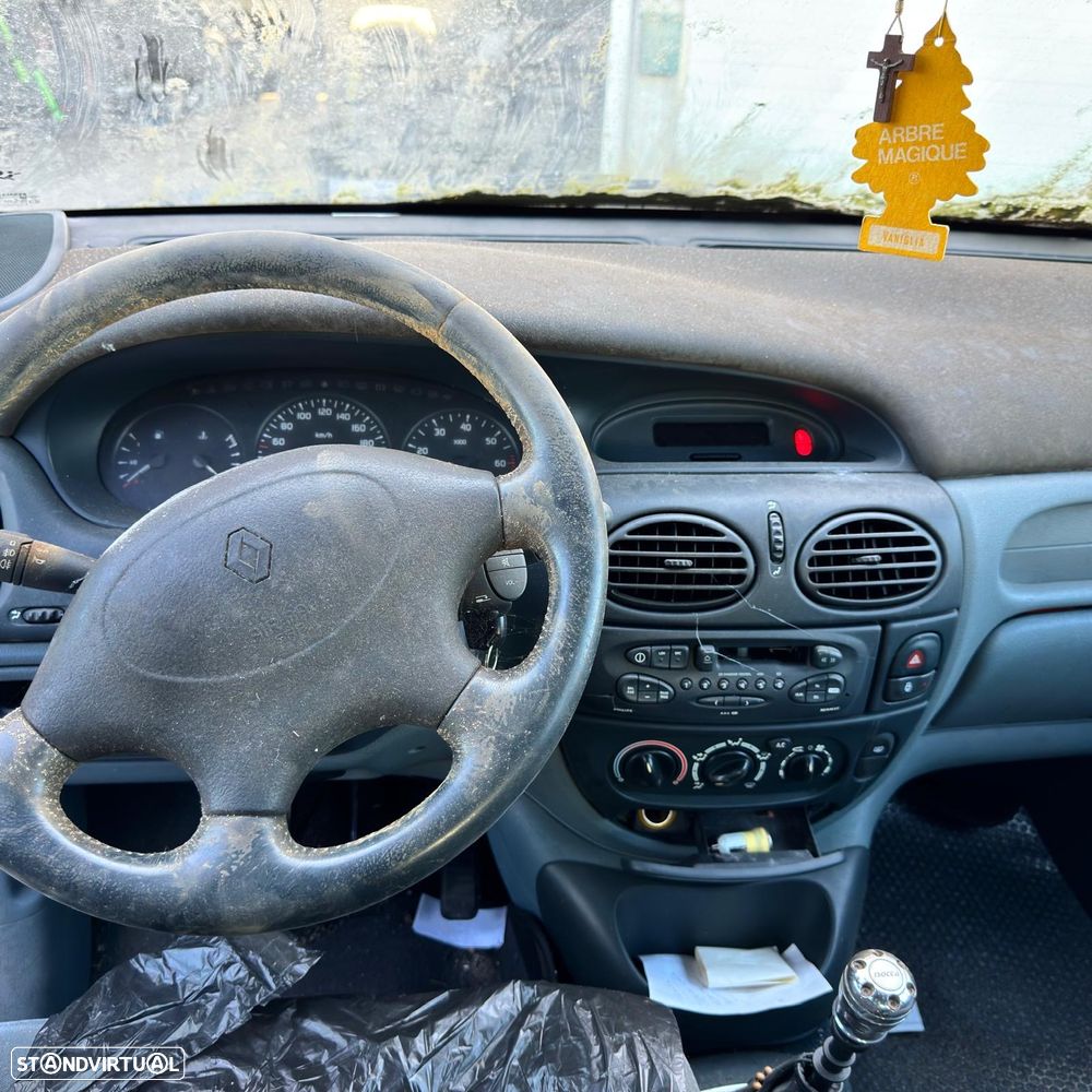 Renault Scenic de 1998 gasolina para peças - 4