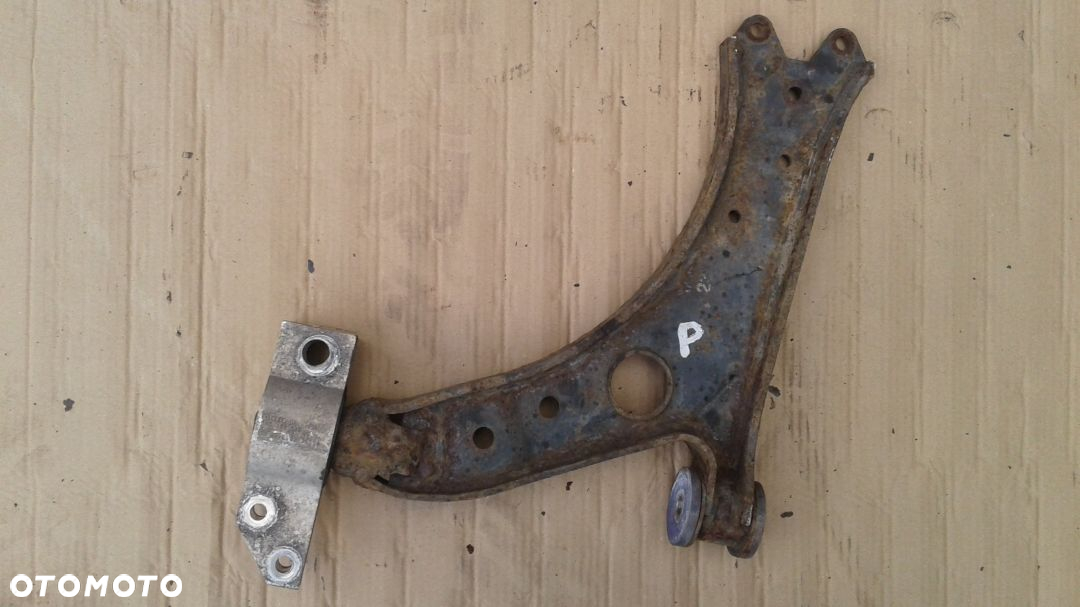 Wahacz prawy przód VW Golf V Touran Seat Altea A3 - 2